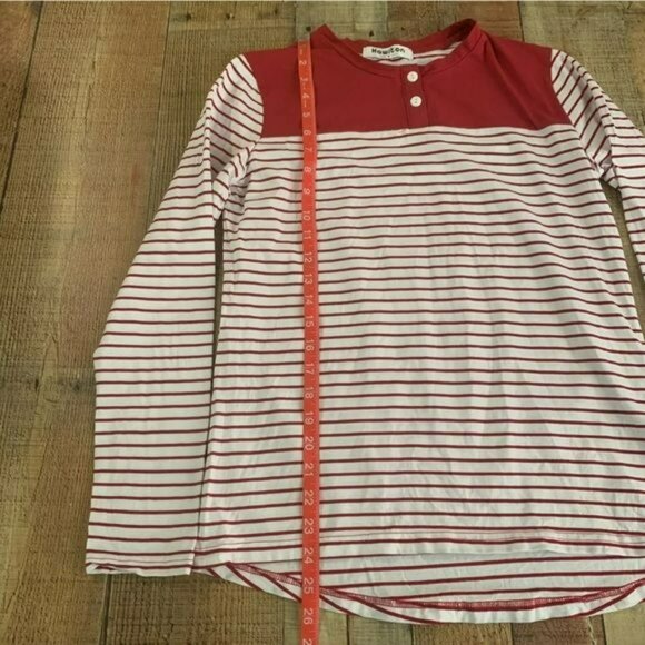 Hawiton Red Striped long sleeve women’s size small top with button detail - Picture 6 of 6